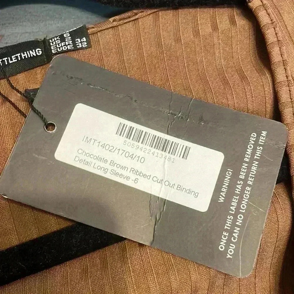 Brand new! PRETTYLITTLETHING Women’s Ribbed Dress w/ back cut out - Picture 8 of 9